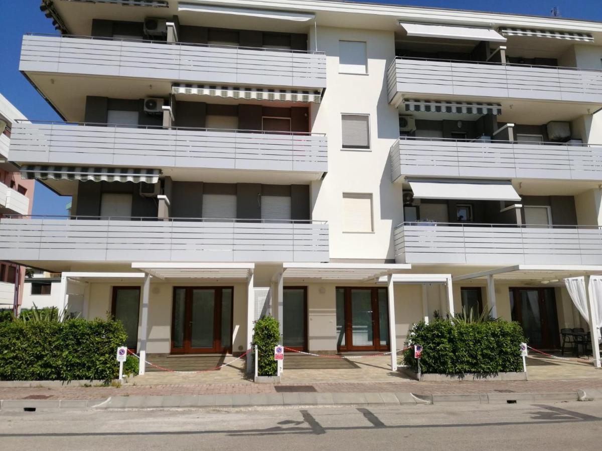 Condominio Diana Est- Gemini Bibione Kültér fotó